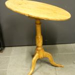 802 2491 PEDESTAL TABLE